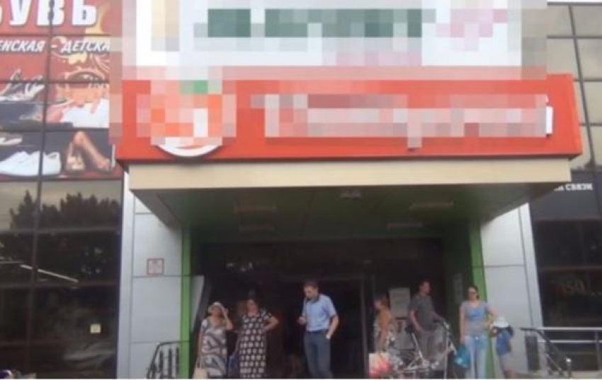 Воры-рецидивисты обокрали продуктовый магазин в Староминском районе