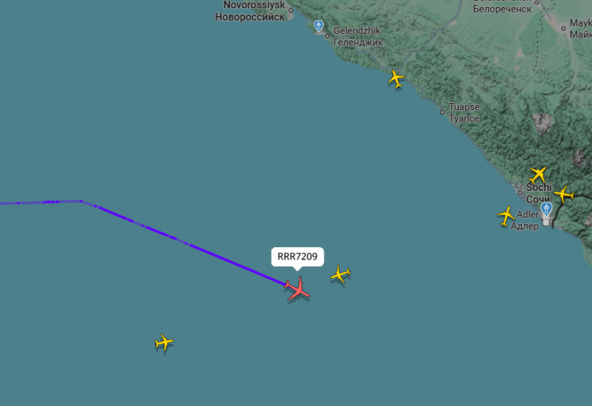 Большой самолёт-разведчик подлетел к Краснодарскому краю над морем