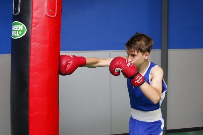 Власти Краснодара открыли школу, чтобы научить детей драться