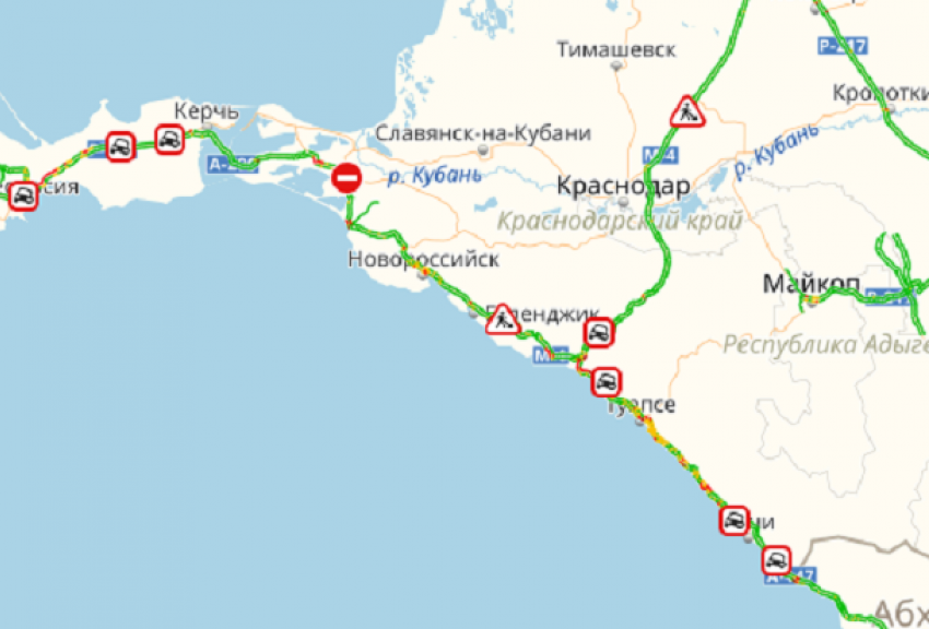 Возвращающиеся с моря образовали многокилометровые пробки в Краснодарском крае