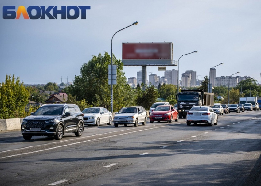 Затор в 4 км парализовал движение на Восточном обходе Краснодара