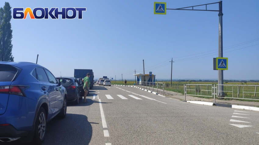 Из Краснодара к морю образовались многокилометровые пробки
