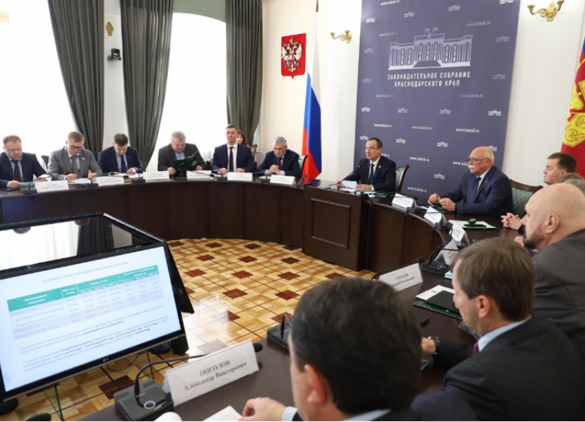 Краевой бюджет учитывает действующие обязательства и национальные цели