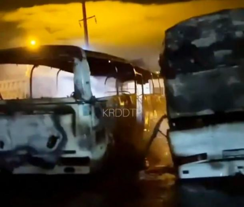 Массовый поджог вахтовых автобусов произошел на Кубани