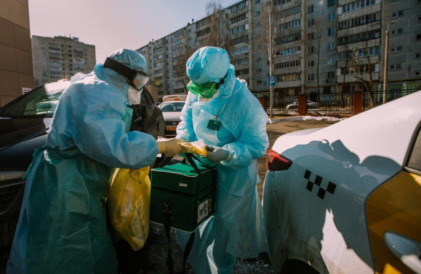 «Это не подвиг, а работа»: Яндекс помогает медикам и донорам во время пандемии