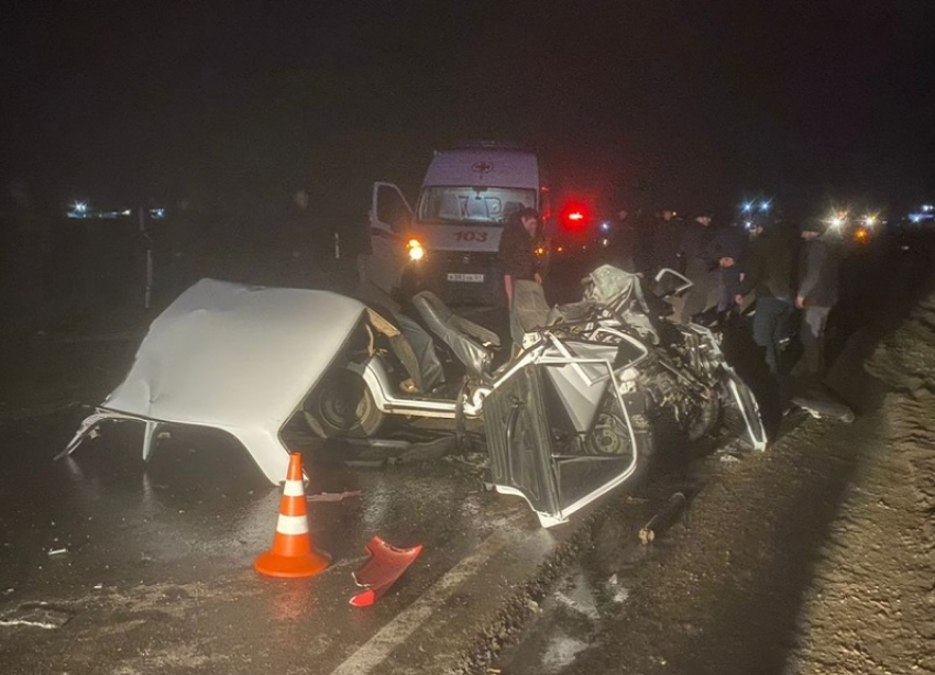 Трое мужчин погибли в столкновении легковушки и грузовика на трассе «Майкоп - Адыгейск»