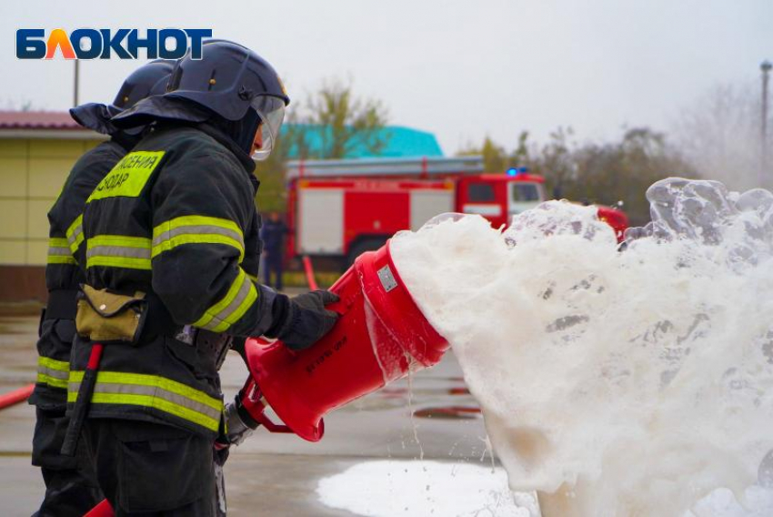 Атака ВСУ вызвала пожар в порту Темрюка