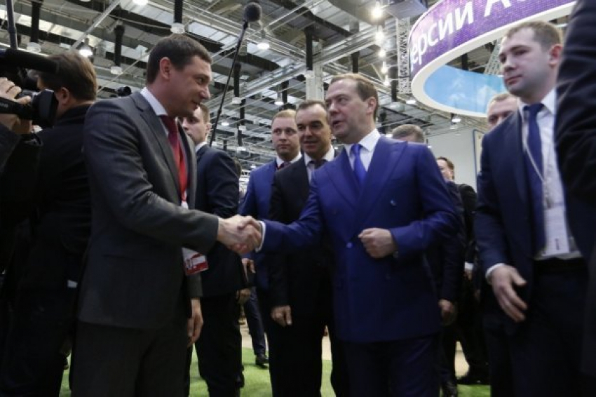  «Пробуйте», - Медведев оценил проект наземного метров в Краснодаре 