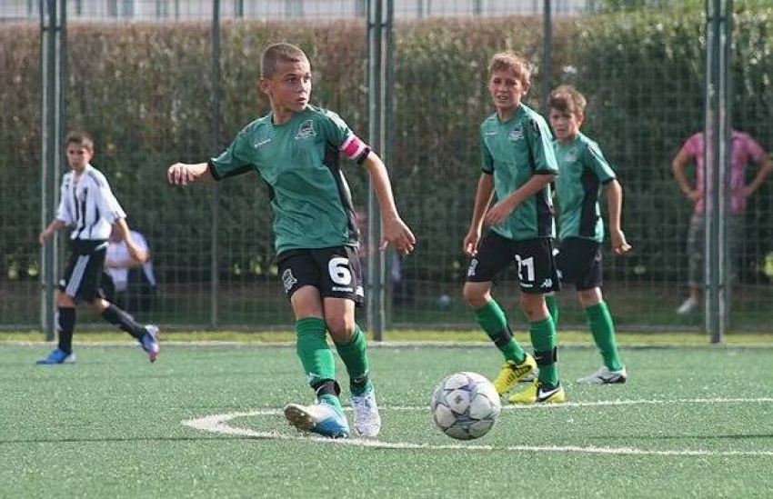 «Знаете его?»: капитан «Краснодара» показал себя в 12 лет на матче с сербским ФК