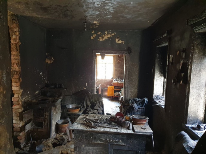 Неудачно закурил: в Краснодарском крае расследуют смерть мужчины после пожара 