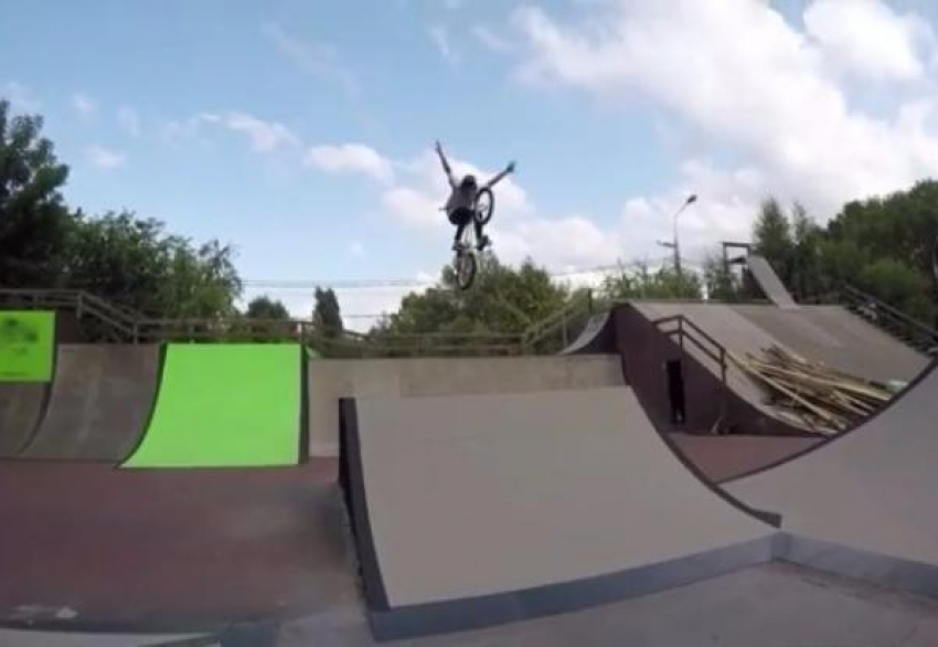 Сгоревший в июле в Краснодаре скейт-парк восстановили