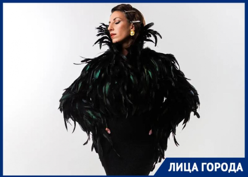 «Рифмовать строки начала с четырех лет»: поэтесса из Краснодара создала моноспектакль и избавилась от синдрома самозванца