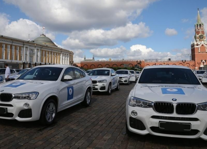 Кубанским спортсменам-олимпийцам подарили BMW в Москве
