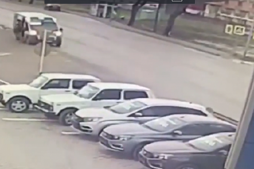Водитель маршрутки сбил пешехода в Краснодаре — разыскиваются свидетели