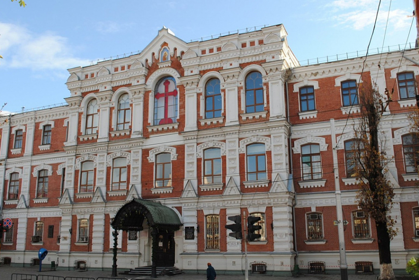 В Краснодаре реставрируют фасады бывшего Епархиального женского училища