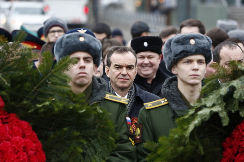 Минутой молчания почтили в Краснодаре память погибших защитников Отечества