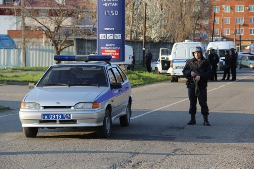 В Адыгее на автозаправке обнаружили предметы, похожие на снаряды