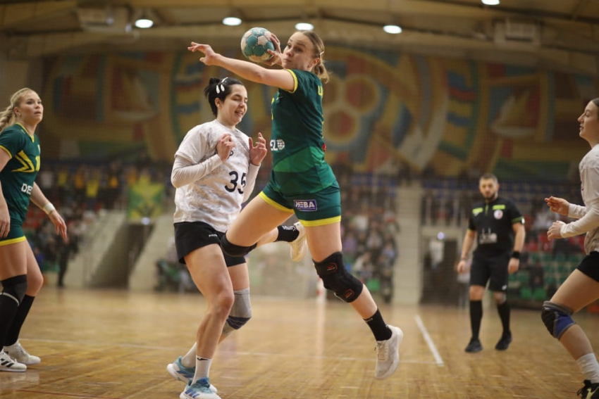 Краснодарская «Кубань» погасила московский «Луч» в женской гандбольной Суперлиге