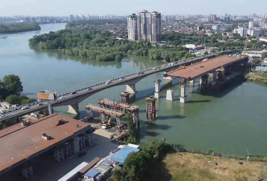 В каком году построили мост