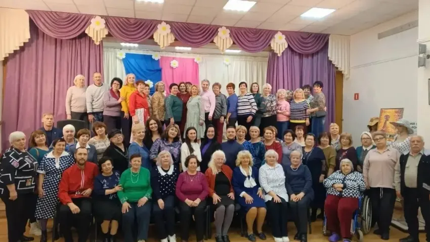 Активисток Краснодара поздравил с 8 Марта депутат Гордумы