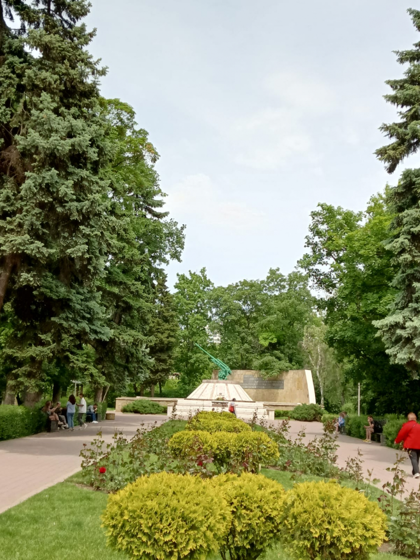 Главное в Краснодаре: мошенники активничают, «Краснодар» может потерять Ивича, туристы недовольны, в парке Галицкого полиция, а в небе НЛО  
