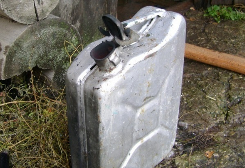 Жительница Краснодарского края пыталась сжечь дом бывшего супруга