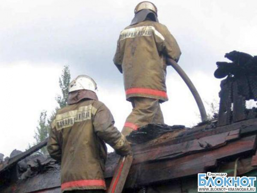 В Кореновском районе из-за короткого замыкания загорелся дом