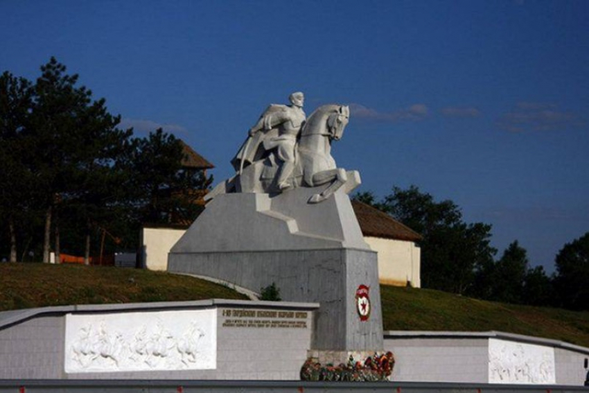 В Краснодаре День ВДВ сделали праздником казачьей воинской доблести