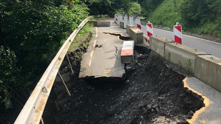 На Кубани введено реверсивное движение по трассе А-159 в сторону Кавказского заповедника