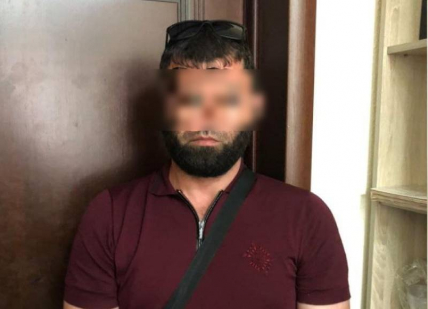 Выстрелившим в краснодарца за просьбу не шуметь ночью оказался 35-летний житель Чечни