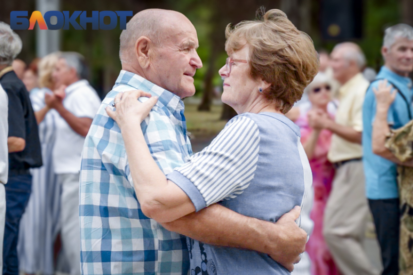 В уютную атмосферу танцев погрузятся парки Краснодара в выходные 