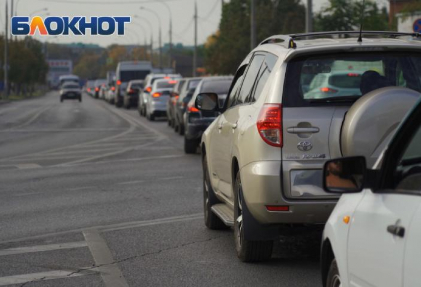 Авто застряли в 11-километровой пробке на Восточном обходе Краснодара