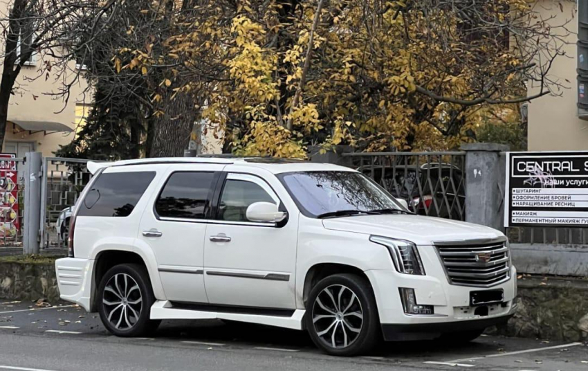 В Краснодаре у неплательщика алиментов забрали Cadillac