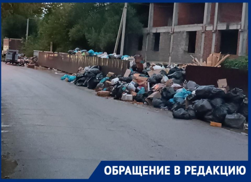 «Помои стекаются в море»: курортный поселок в Краснодарском крае утопает в мусоре