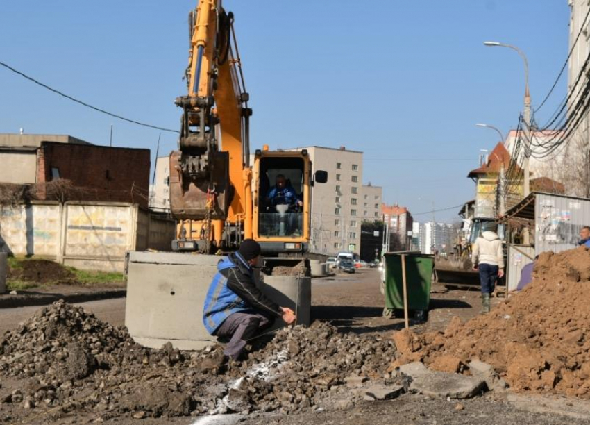 Круглосуточная стройка: мэр Краснодара предлагает жителям на Черкасской не спать, зато с ремонтом закончат быстрее