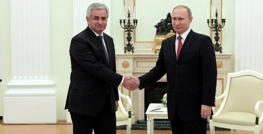 Владимир Путин встретится с президентом Абхазии в Сочи