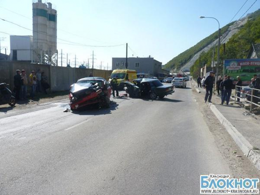 В Краснодарском крае в аварии травмированы четыре человека