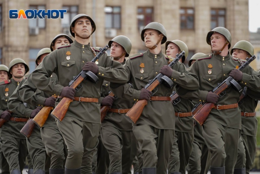 В Краснодаре опубликовали видео репетиции военных ко Дню Победы  
