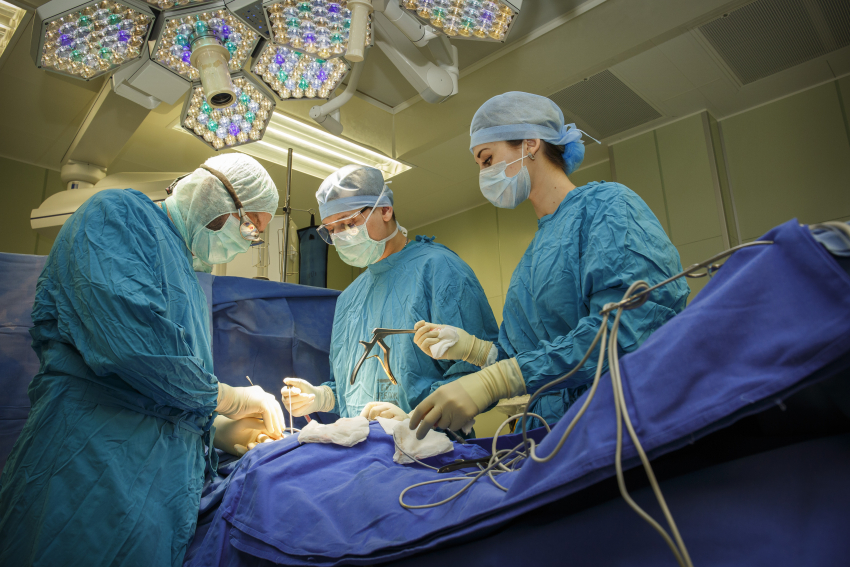 В Краснодаре женщине вырезали 4-килограммовую опухоль
