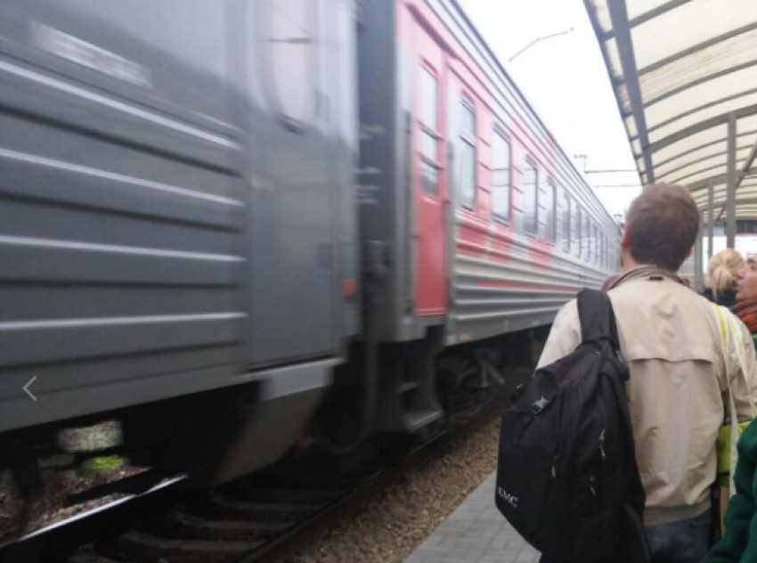 В Краснодарском крае пассажирский поезд снёс 39-летнего мужчину 