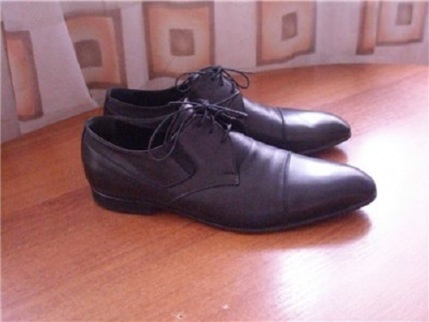 Житель Крымска украл на рынке мужские туфли