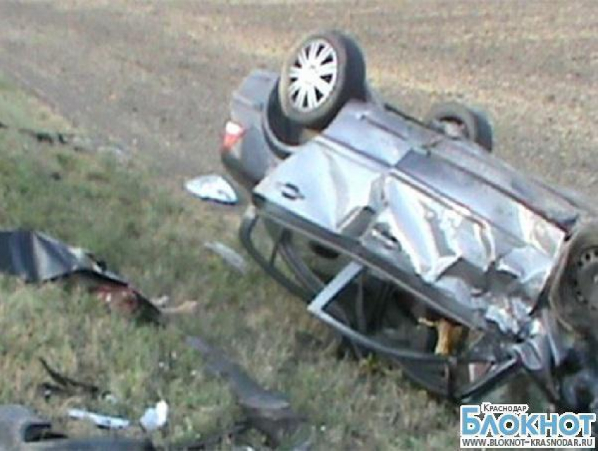 В Краснодарском крае опрокинулась машина сотрудников полиции