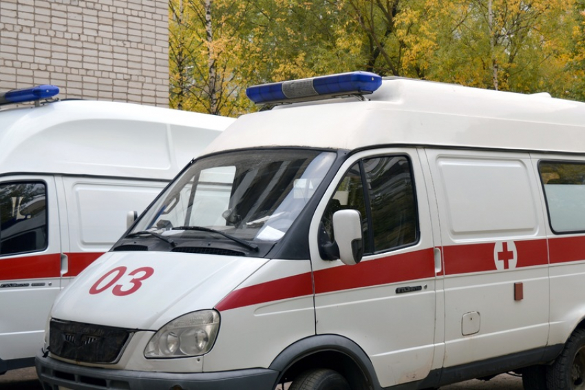 Упавший с девятого этажа мужчина в Новороссийске повредил только мужское достоинство