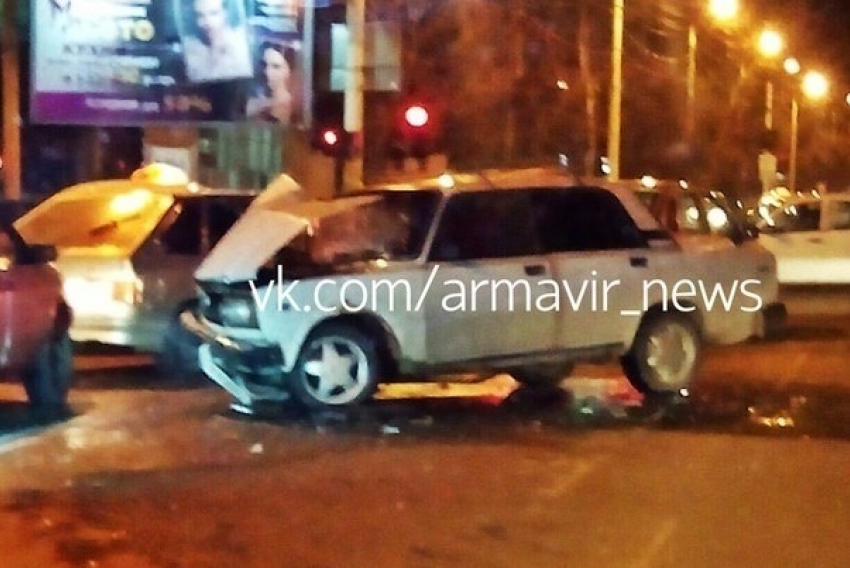 В Армавире из-за пьяного водителя столкнулись пять автомобилей