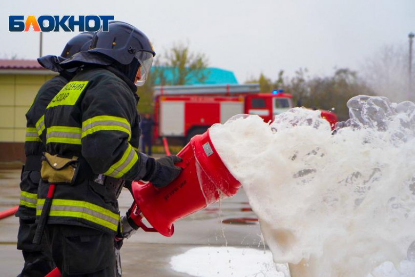 Атака украинских БПЛА вызвала пожар в Краснодарском крае