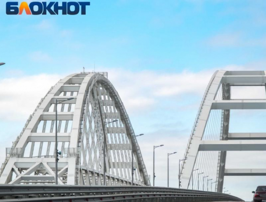 В очередях перед Крымским мостом с утра встали 1500 автомобилей