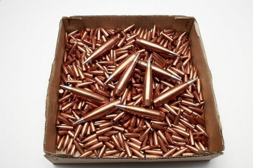 Кущевские полицейские на заднем сидении остановленной машины нашли коробку с патронами 