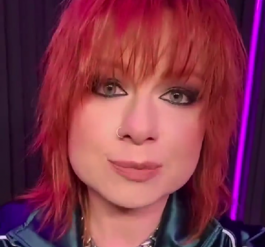 «Вы настоящий огонь»: певицу Юлию Савичеву восхитили фанаты в Краснодаре