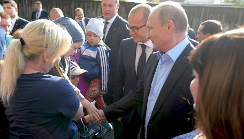 Путевку в Сочи  Владимир Путин подарил жительнице барака из Ижевска