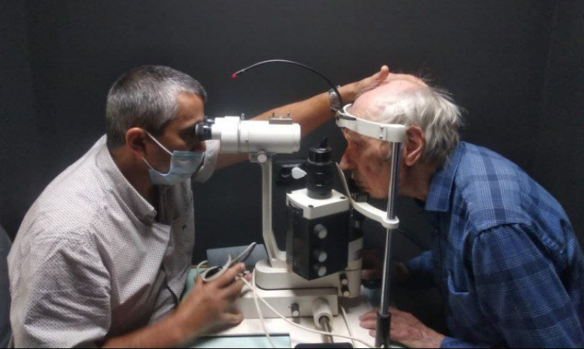 В Выселковском районе пожилых людей осмотрят офтальмолог и невролог